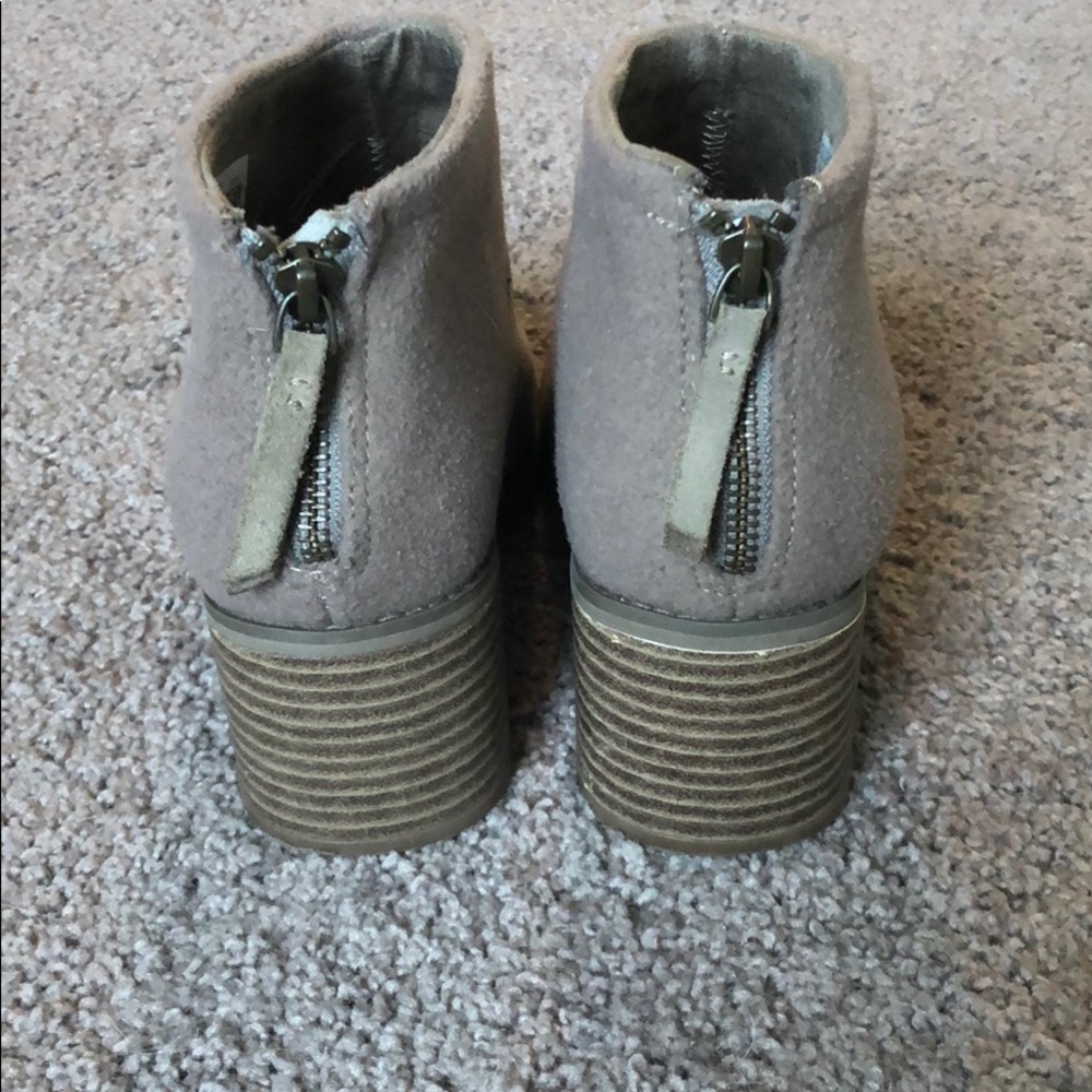 Toms(booties) - Picture 3 of 4